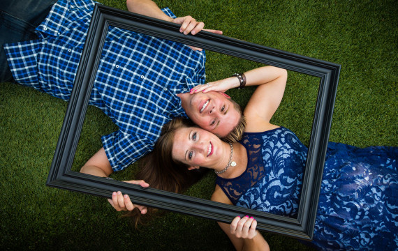 Engagement photos at Hudson Gardens